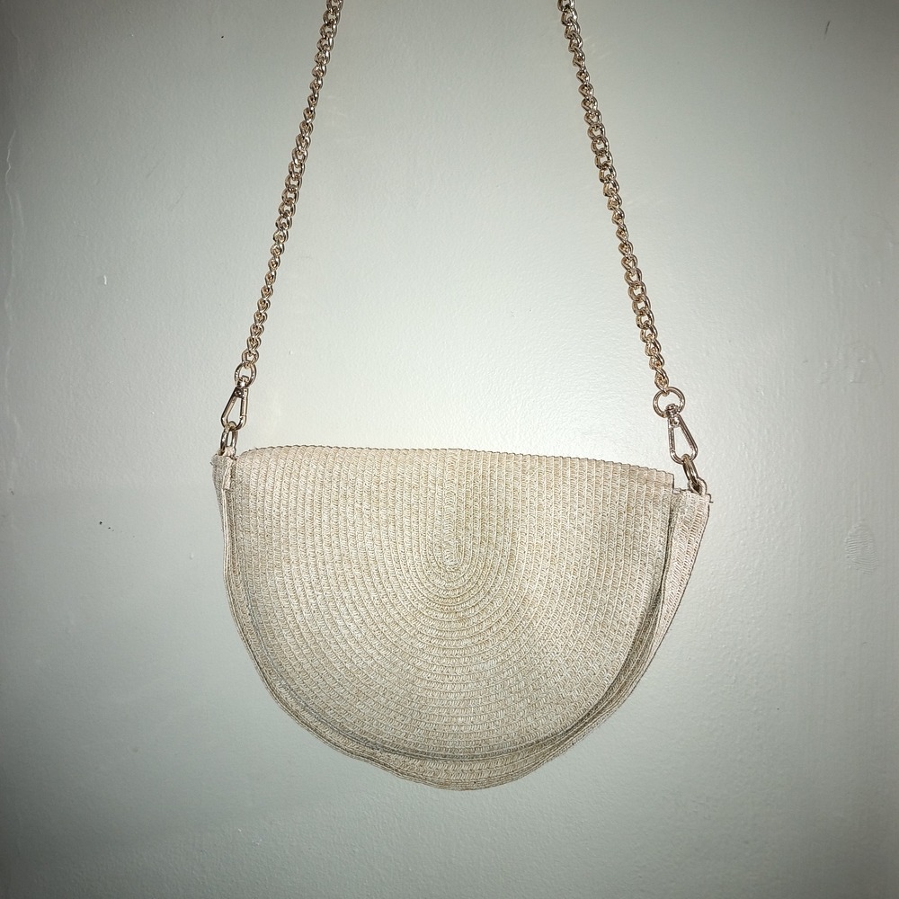 Elegant Cream Chain Strap Women's Bag